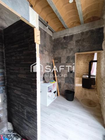 Immeuble de rapport en partie rénové d'une surface habitable de 140 m2 avec beaucoup de potentiel.