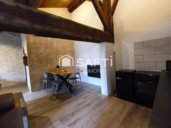 Immeuble de rapport en partie rénové d'une surface habitable de 140 m2 avec beaucoup de potentiel.