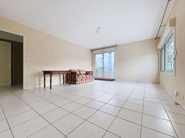 Nantes Sainte-Thérèse : Appartement 3 chambres 105.83 m2 avec ASCENSEUR / PARKING / TERRASSE/ DPE en C