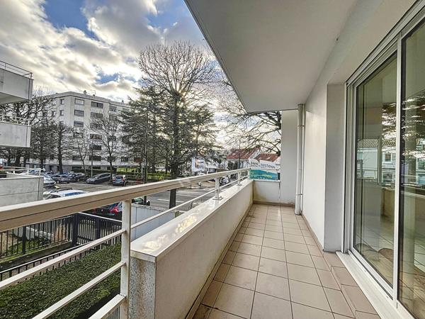 Nantes Sainte-Thérèse : Appartement 3 chambres 105.83 m2 avec ASCENSEUR / PARKING / TERRASSE/ DPE en C