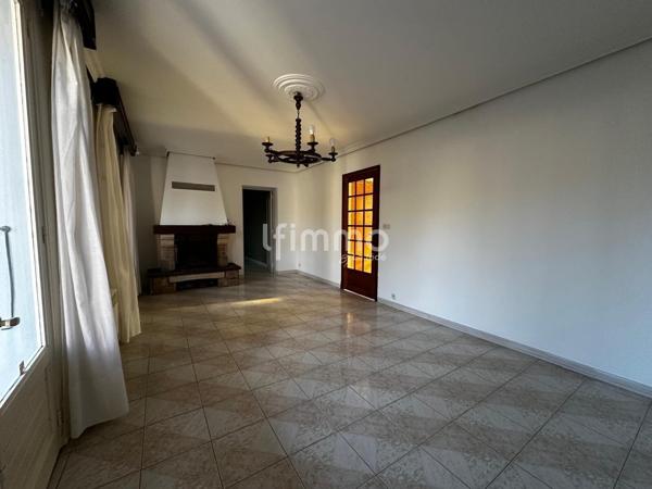 maison avec jardin et garage