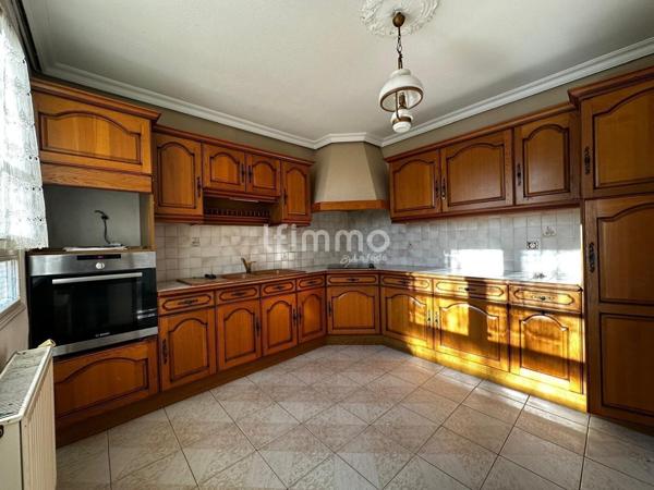 maison avec jardin et garage