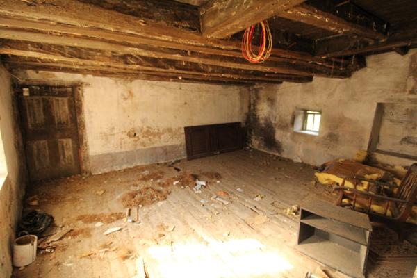 Véritable Maison Savoyarde avec deux dépendances au sein d'un petit hameau près du lac d'Aiguebelette (73610) avec terrain de 1900m²