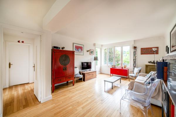 Appartement 4 pièces 89 m² avec balcon et box à Sèvres