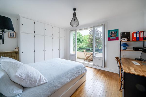 Appartement 4 pièces 89 m² avec balcon et box à Sèvres