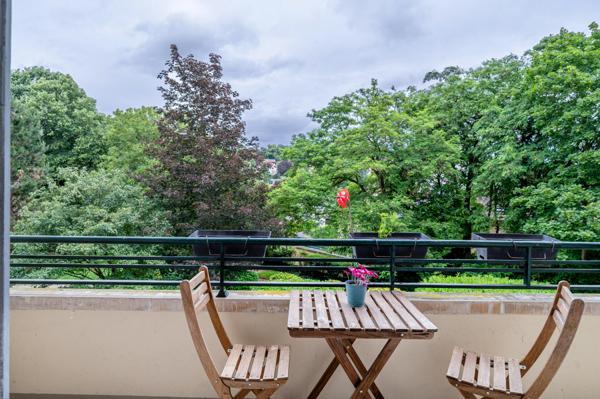 Appartement 4 pièces 89 m² avec balcon et box à Sèvres