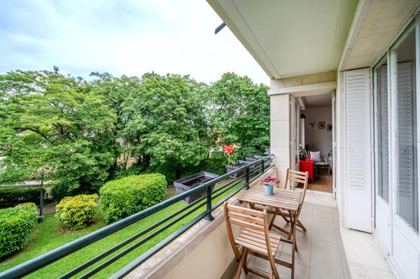 Appartement 4 pièces 89 m² avec balcon et box à Sèvres