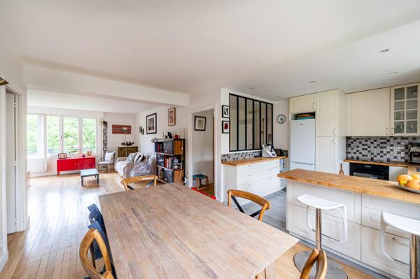Appartement 4 pièces 89 m² avec balcon et box à Sèvres