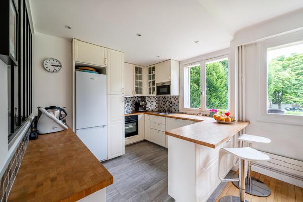 Appartement 4 pièces 89 m² avec balcon et box à Sèvres