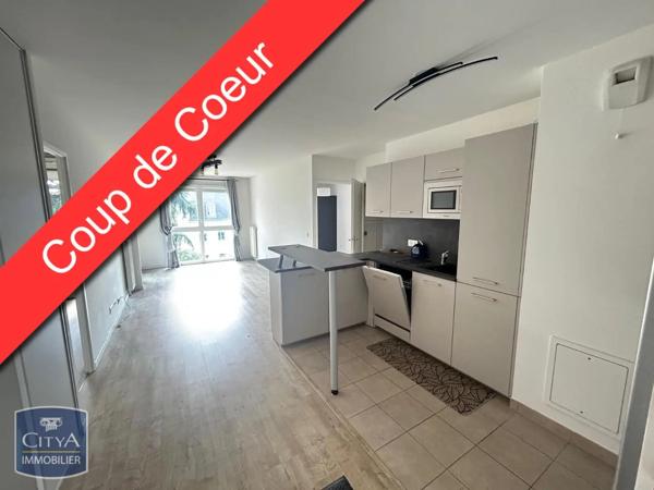 Appartement à louer 3 pièces 60.2m² Corbeil-Essonnes (91100)