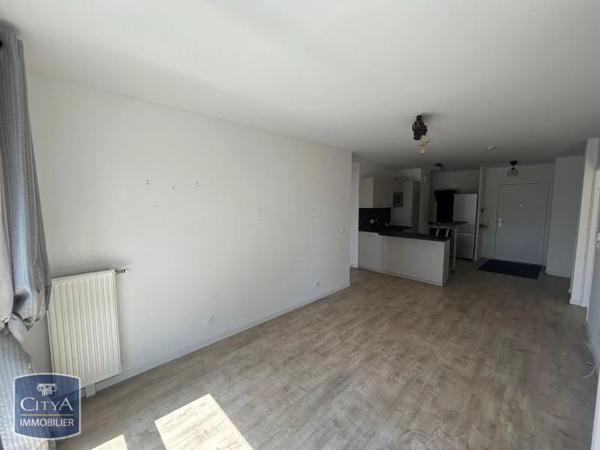 Appartement à louer 3 pièces 60.2m² Corbeil-Essonnes (91100)