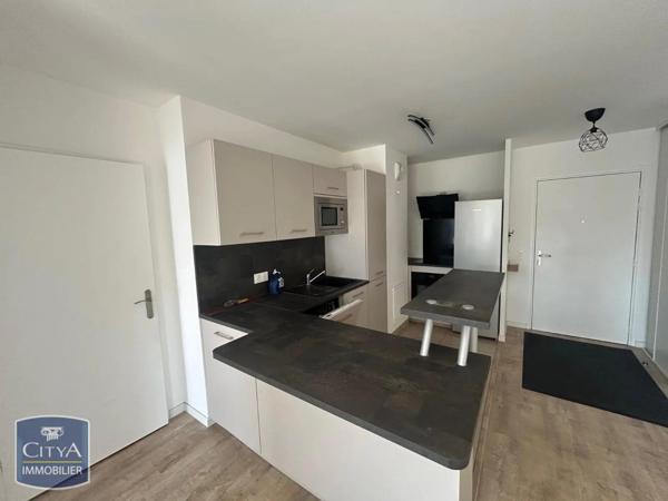 Appartement à louer 3 pièces 60.2m² Corbeil-Essonnes (91100)