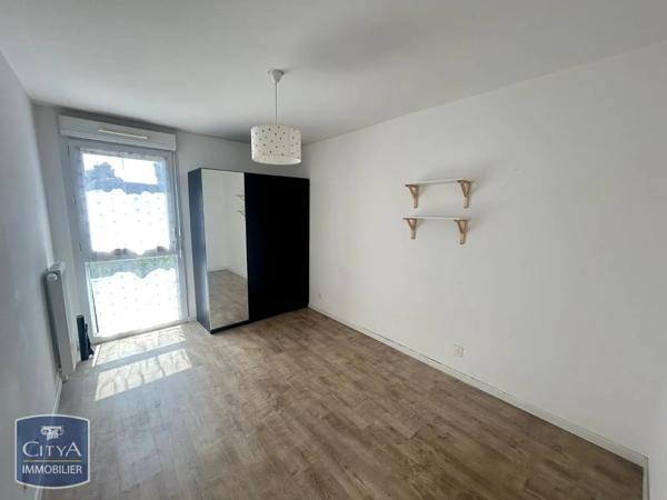 Appartement à louer 3 pièces 60.2m² Corbeil-Essonnes (91100)