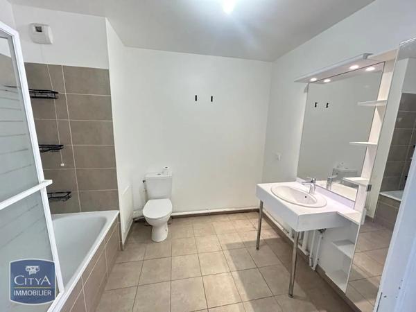 Appartement à louer 3 pièces 60.2m² Corbeil-Essonnes (91100)