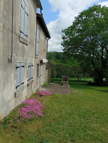 CORPS DE FERME A RESTAURER SUR 9000 M2 DE TERRAIN