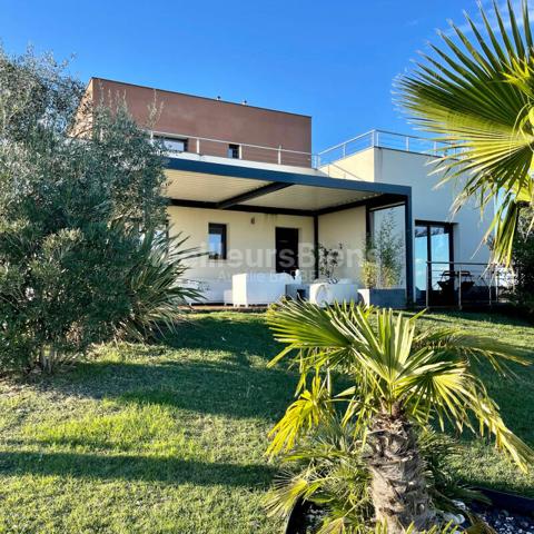 Exclusivité : Maison d'architecte avec prestations haut de gamme