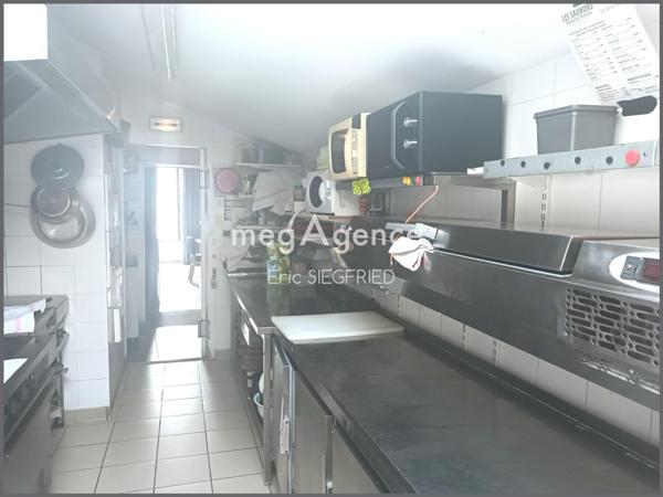 Local Commercial à L' EPINE, 85740 - 3 pièces 140m²