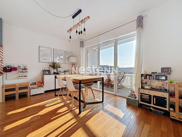 ISSY LES MOULINEAUX - FORT D'ISSY - Vente Appartement 3 pièces en étage avec balcon