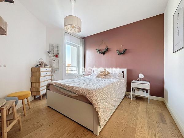 ISSY LES MOULINEAUX - FORT D'ISSY - Vente Appartement 3 pièces en étage avec balcon