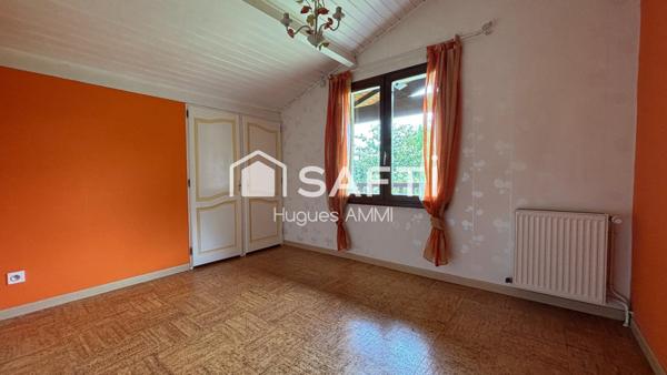 Maison non mitoyenne avec 4 chambres