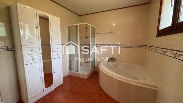 Maison non mitoyenne avec 4 chambres