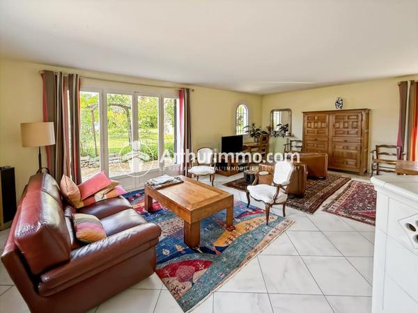 Vente                                                      Maison
                        
                     7 pièces                      160 m2                     à Soisy-sur-Seine