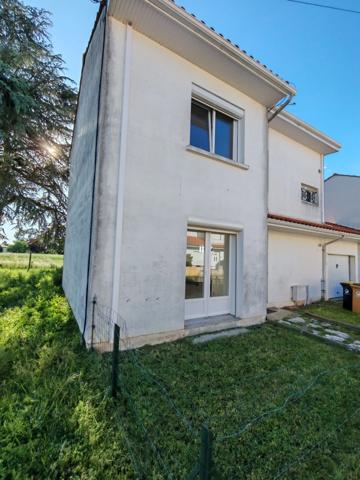 Maison 79 m² avec garage et piscine ST MERDARD DE GUIZIERES