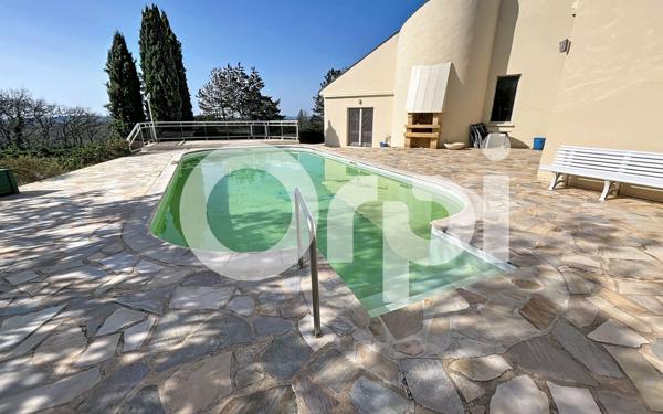 Maison à vendre    5 pièces •  Cosnac