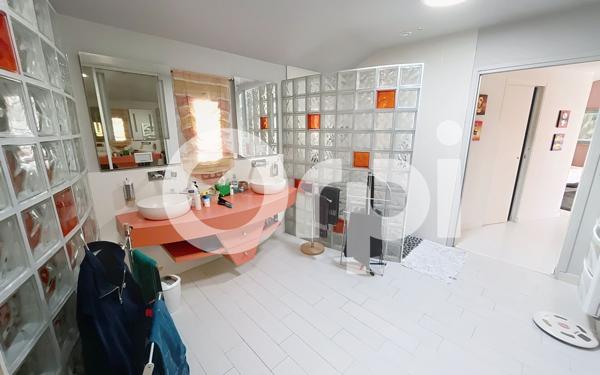 Maison à vendre    5 pièces •  Cosnac