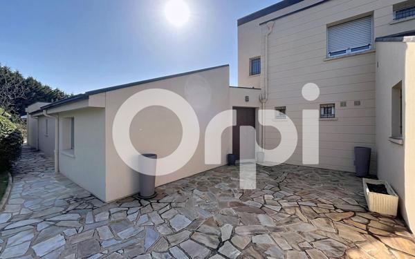 Maison à vendre    5 pièces •  Cosnac