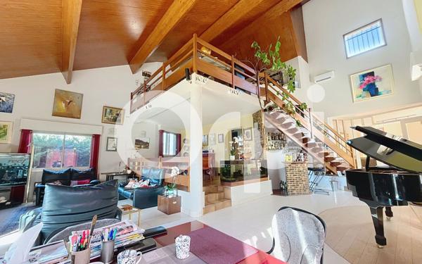 Maison à vendre    5 pièces •  Cosnac