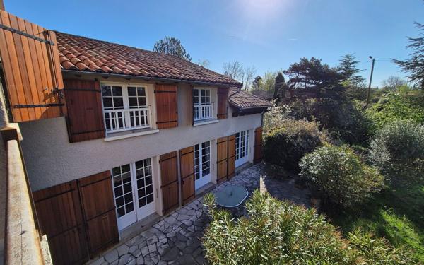 Maison à vendre    8 pièces •  Castres