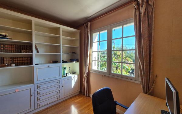 Maison à vendre    8 pièces •  Castres