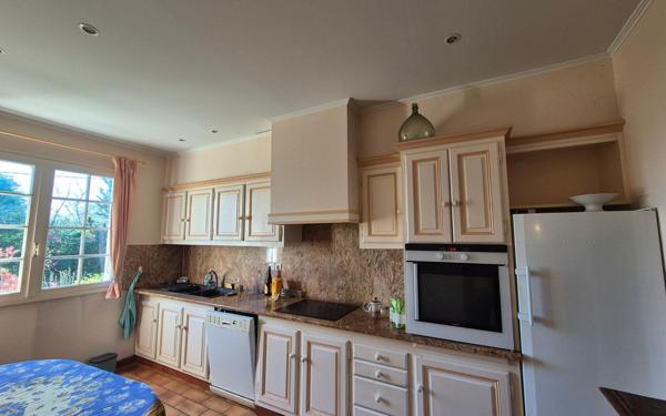 Maison à vendre    8 pièces •  Castres