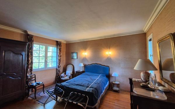 Maison à vendre    8 pièces •  Castres