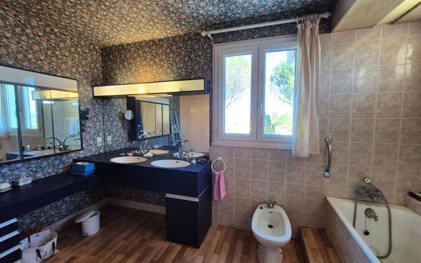 Maison à vendre    8 pièces •  Castres