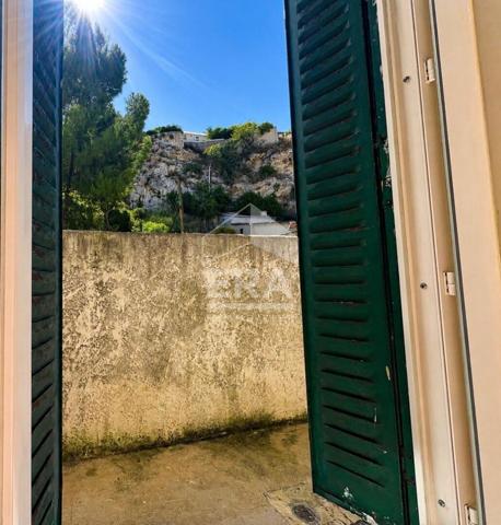 A VENDRE - T2/3 44 m²  - à rénover à Saint Victor, Marseille 13006