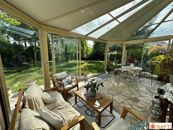 Maison d'environ 165 m2 sur 881 m2