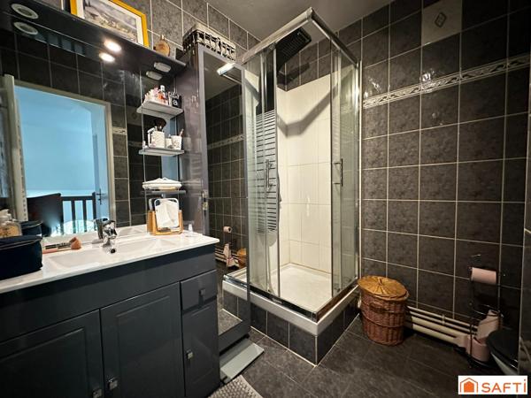 Maison d'environ 165 m2 sur 881 m2