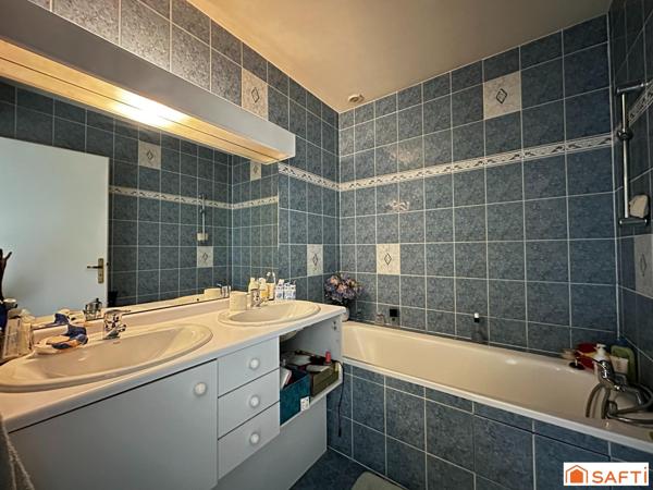 Maison d'environ 165 m2 sur 881 m2