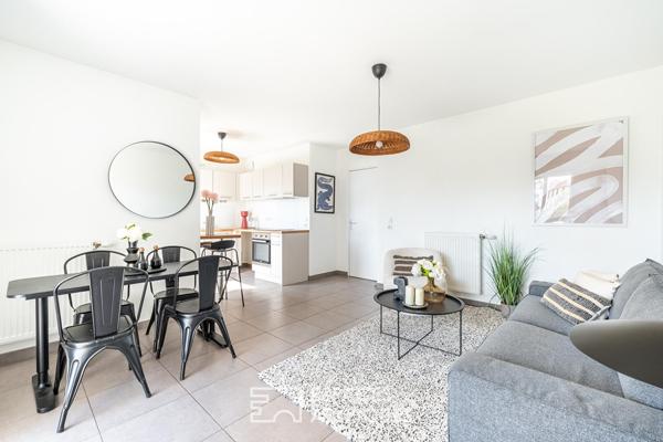Appartement contemporain avec balcon