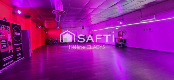 Immeuble - 1 appartement - 1 grenier aménageable en second appartement - Salle de sport en RDC