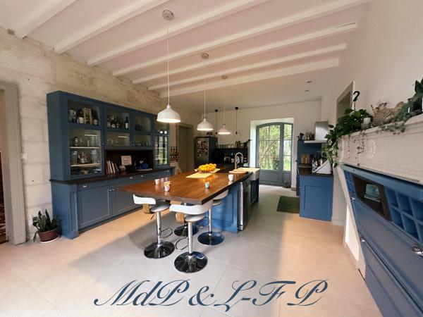 Maison bourgeoise avec jardin et piscine à vendre MONTGUYON (17)