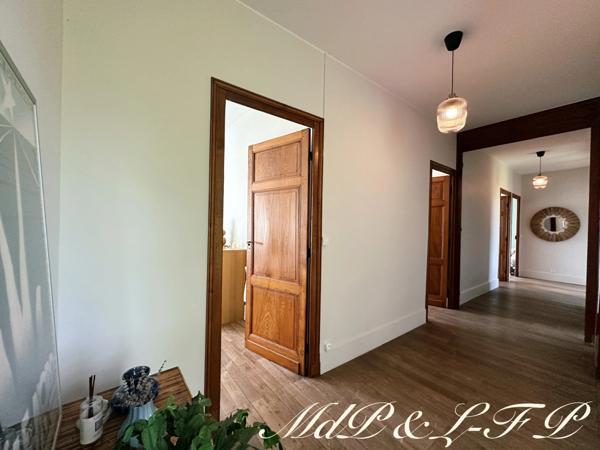 Maison bourgeoise avec jardin et piscine à vendre MONTGUYON (17)