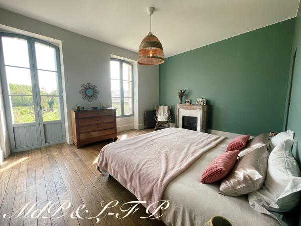 Maison bourgeoise avec jardin et piscine à vendre MONTGUYON (17)