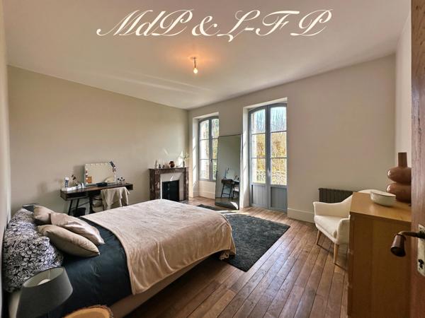 Maison bourgeoise avec jardin et piscine à vendre MONTGUYON (17)