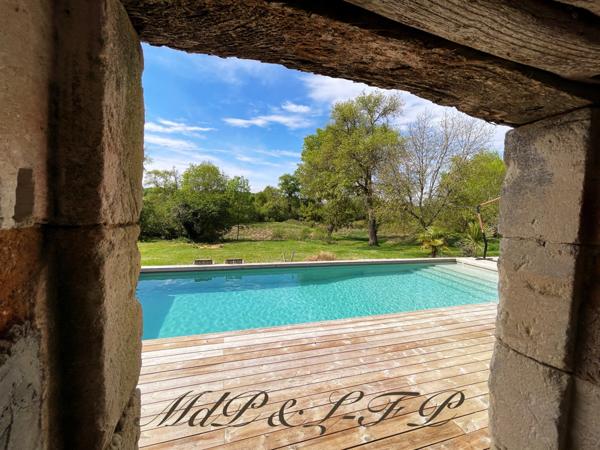 Maison bourgeoise avec jardin et piscine à vendre MONTGUYON (17)