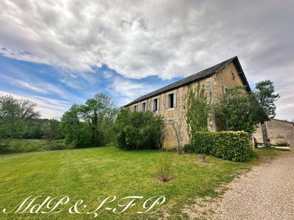 Maison bourgeoise avec jardin et piscine à vendre MONTGUYON (17)