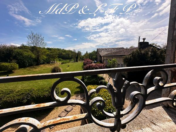 Maison bourgeoise avec jardin et piscine à vendre MONTGUYON (17)