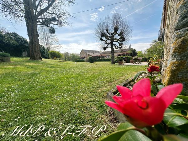 Maison bourgeoise avec jardin et piscine à vendre MONTGUYON (17)